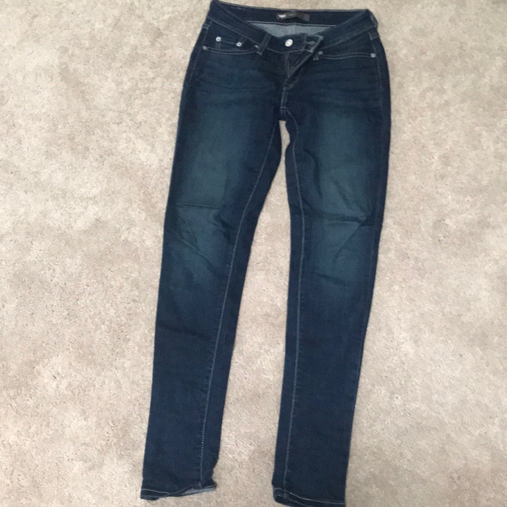 Levi's skinny jeans size 3M. W26 L32
